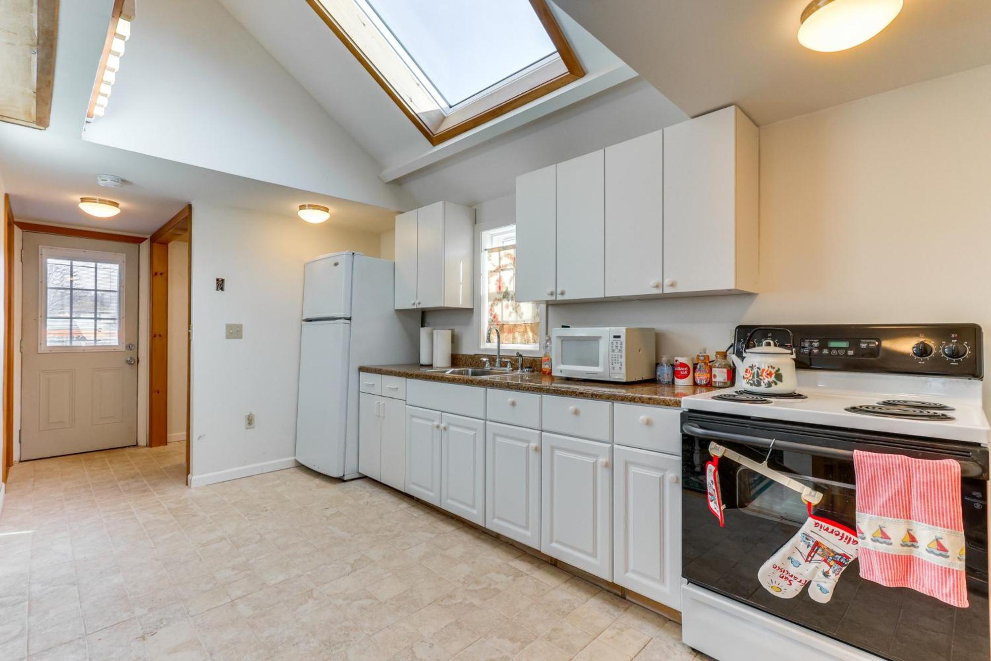 Charming Old Lyme Cottage, Steps To Private Beach! Экстерьер фото