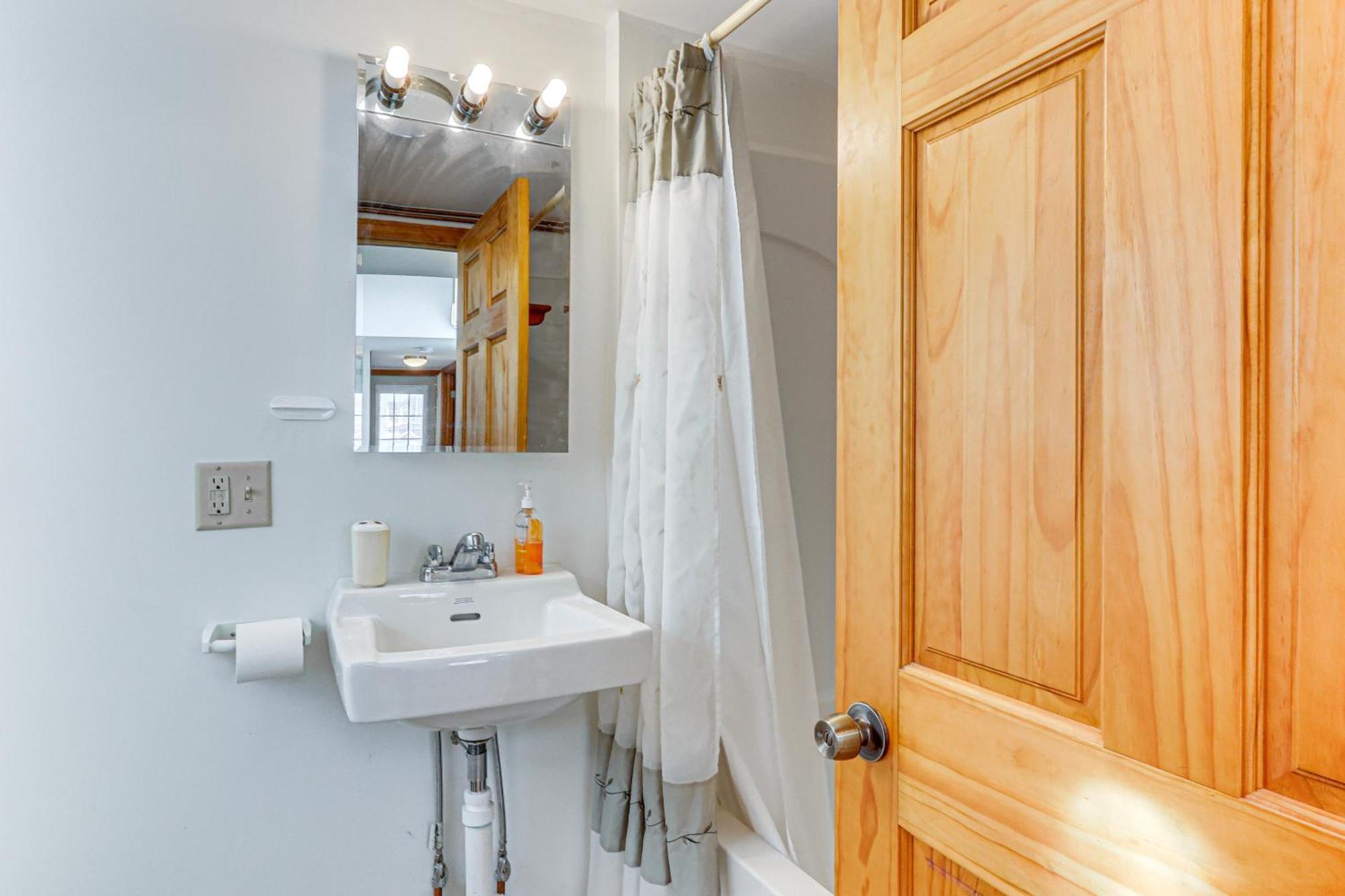 Charming Old Lyme Cottage, Steps To Private Beach! Экстерьер фото